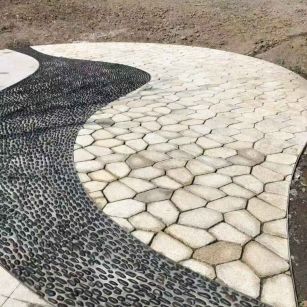 保山 黄金麻冰裂纹地铺石工地铺装案例