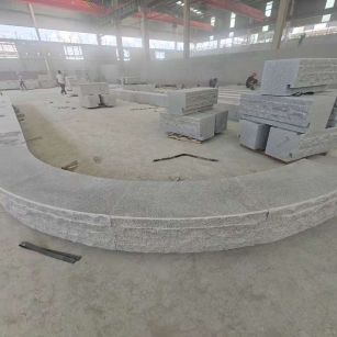 保山 芝麻白异形坐凳，自然面光面弧形加工