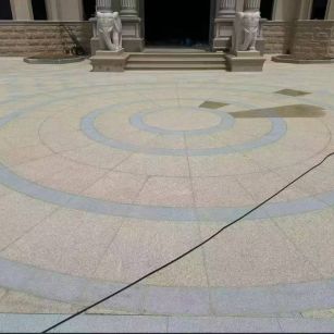 保山 黄金麻芝麻灰花岗岩石材地铺拼接效果