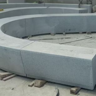 保山 芝麻白花岗岩光面弧形坐凳