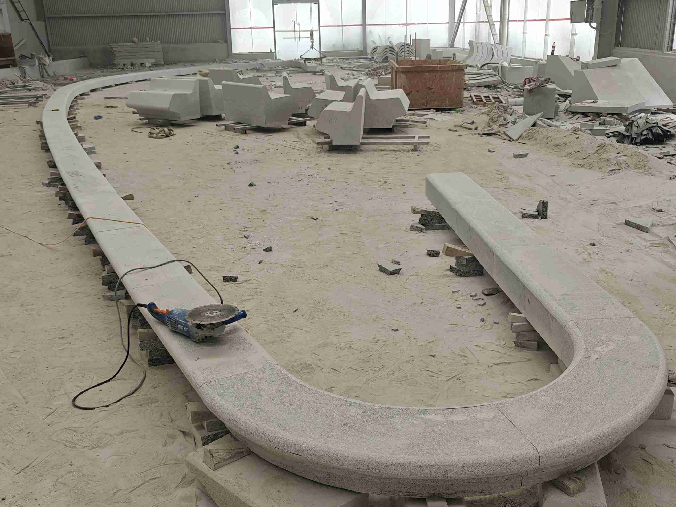 保山 芝麻白花岗岩弧形花坛石，坐凳石