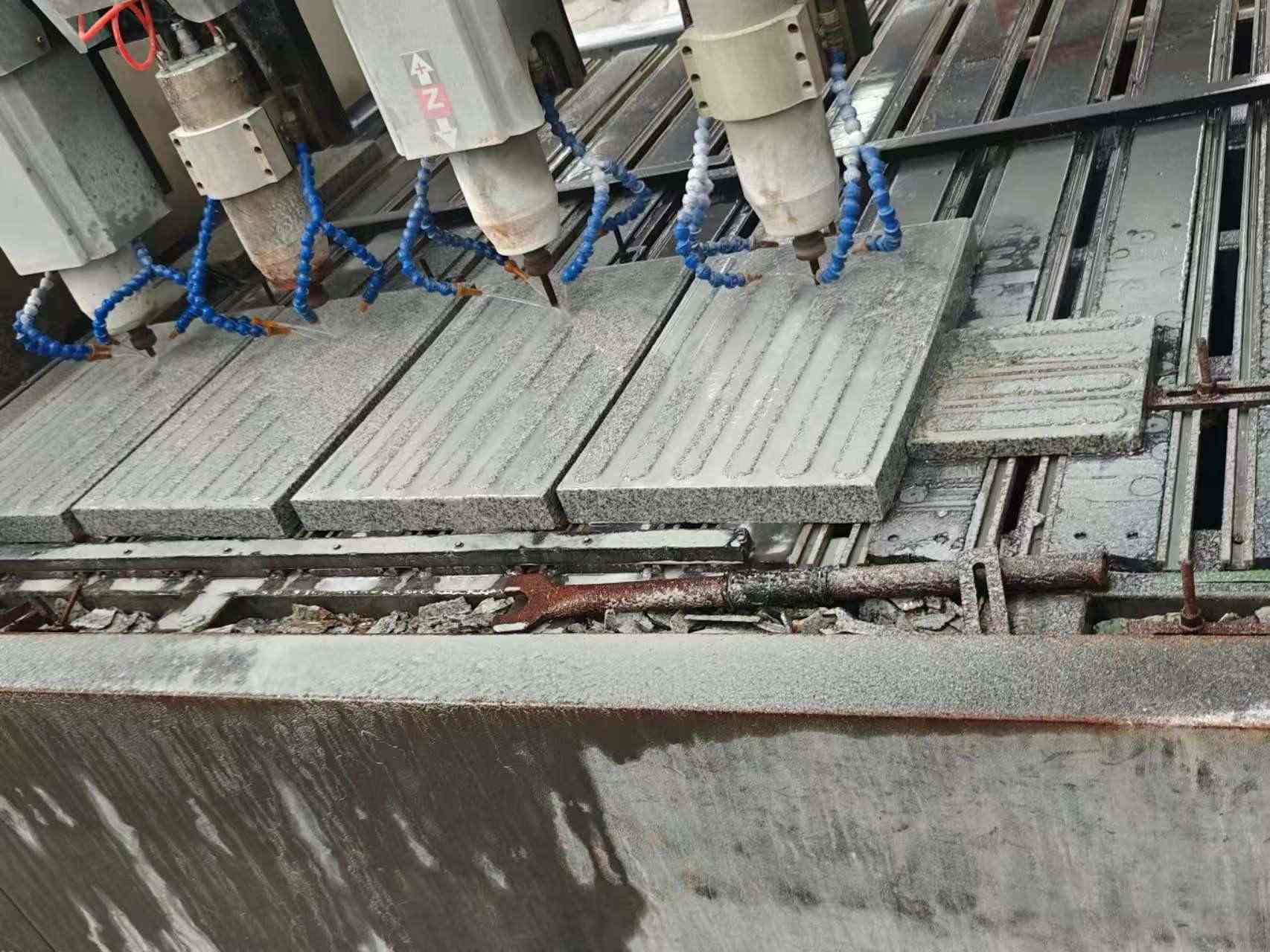 保山 芝麻白花岗岩荔枝面盲道雕刻