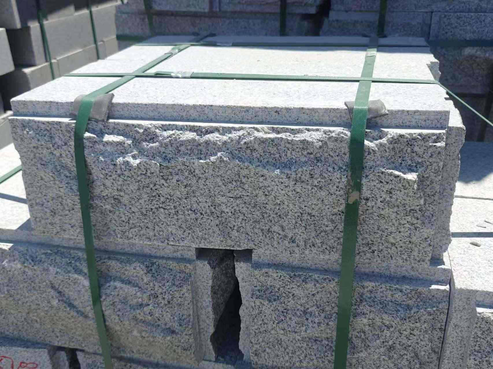 保山 芝麻白花岗岩自然面成品