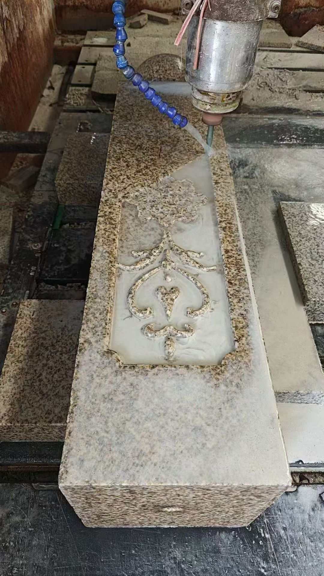 保山 黄金麻花岗岩异形加工雕刻栏杆大柱