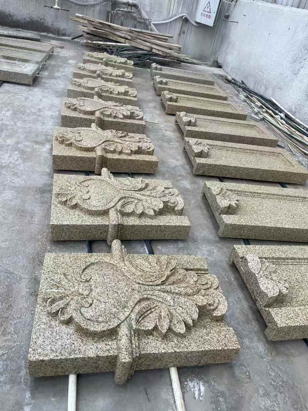 保山 黄金麻花岗岩别墅外墙雕刻板