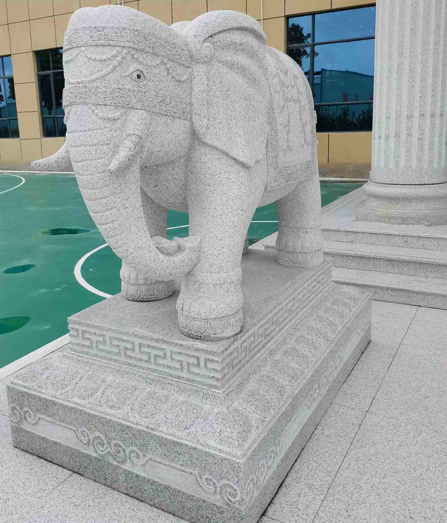 保山 白麻花岗岩动物异形石雕-大象