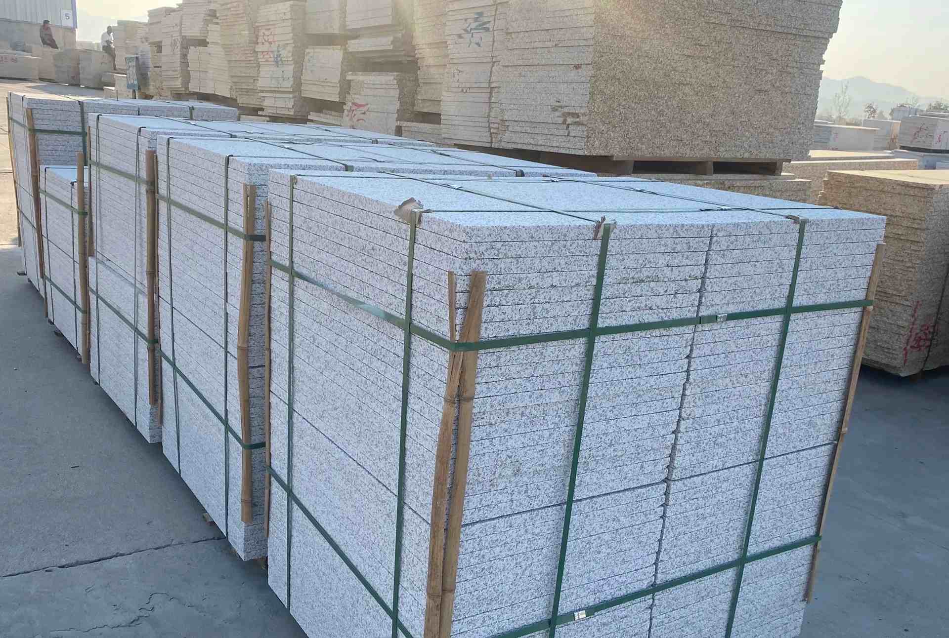 保山 白麻花岗岩荔枝面地铺石