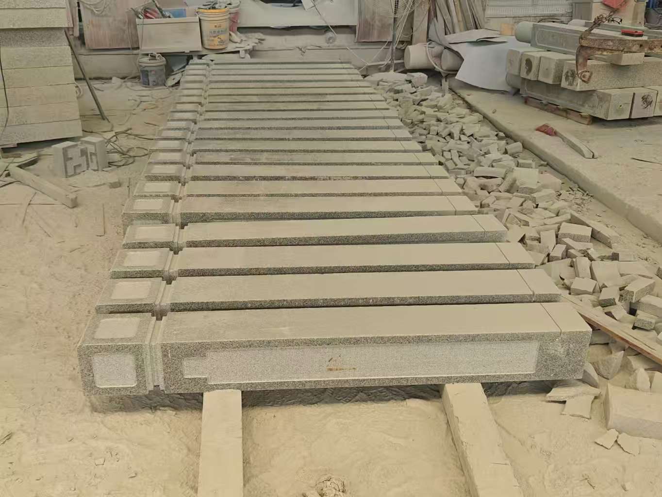 保山 芝麻白异形加工雕刻-栏杆大柱，方柱