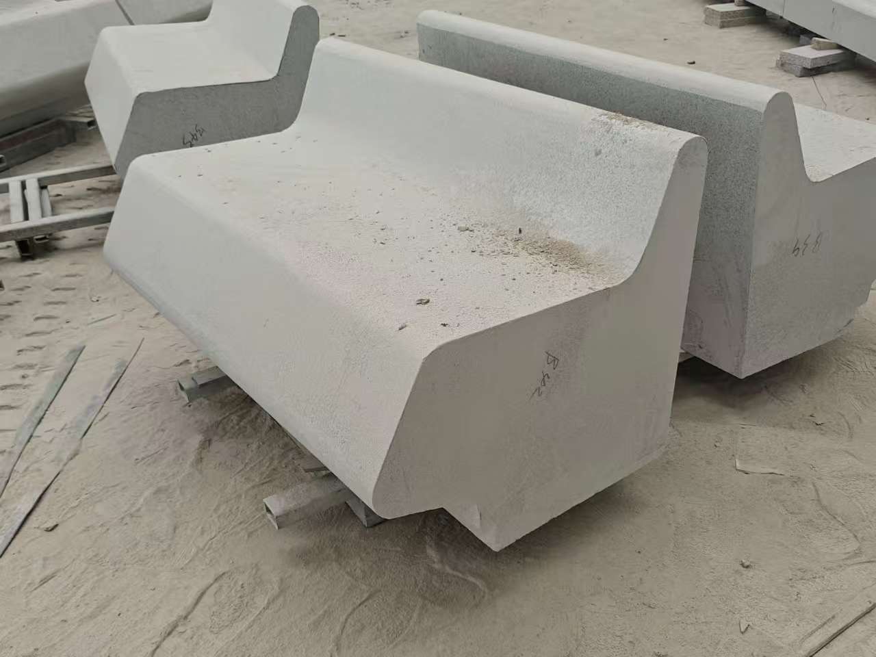 保山 芝麻白花岗岩异形坐凳，石凳