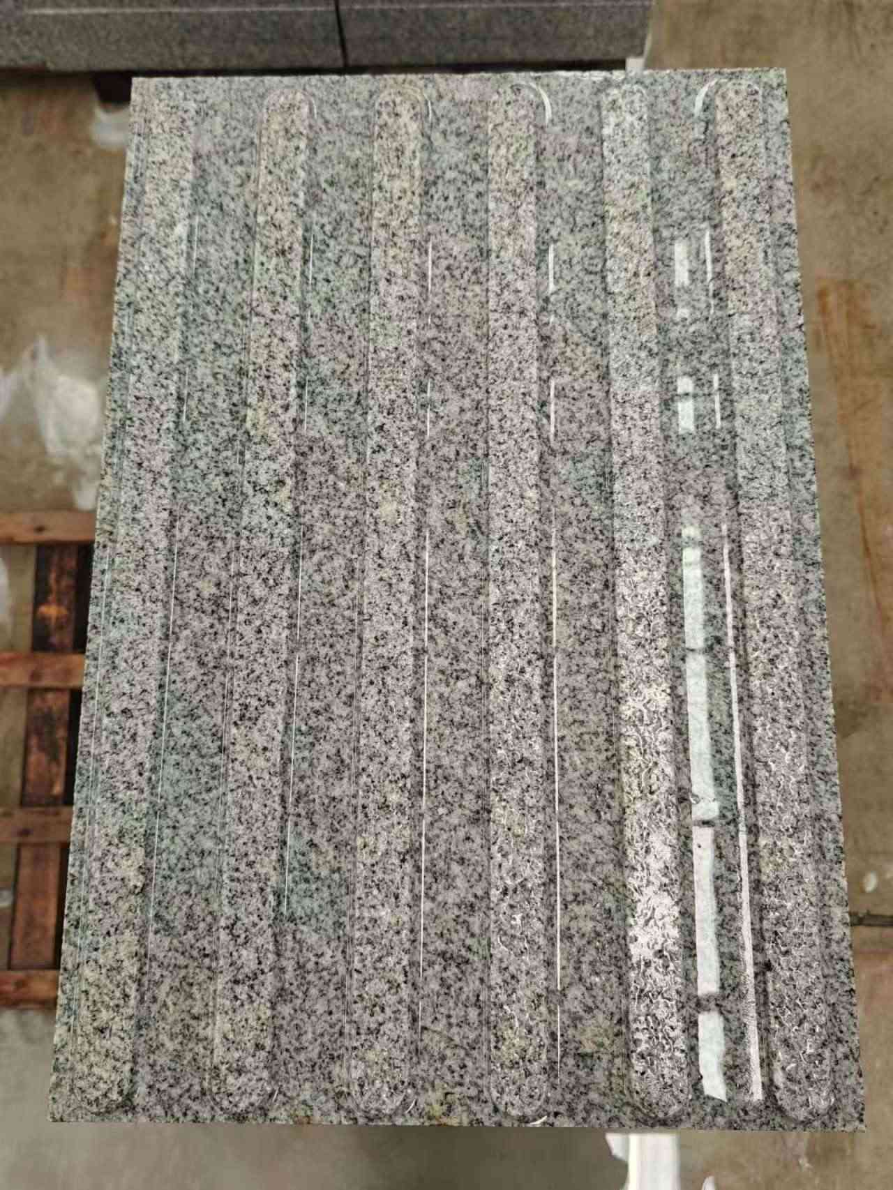 保山 芝麻白花岗岩荔枝面雕刻盲道，盲条