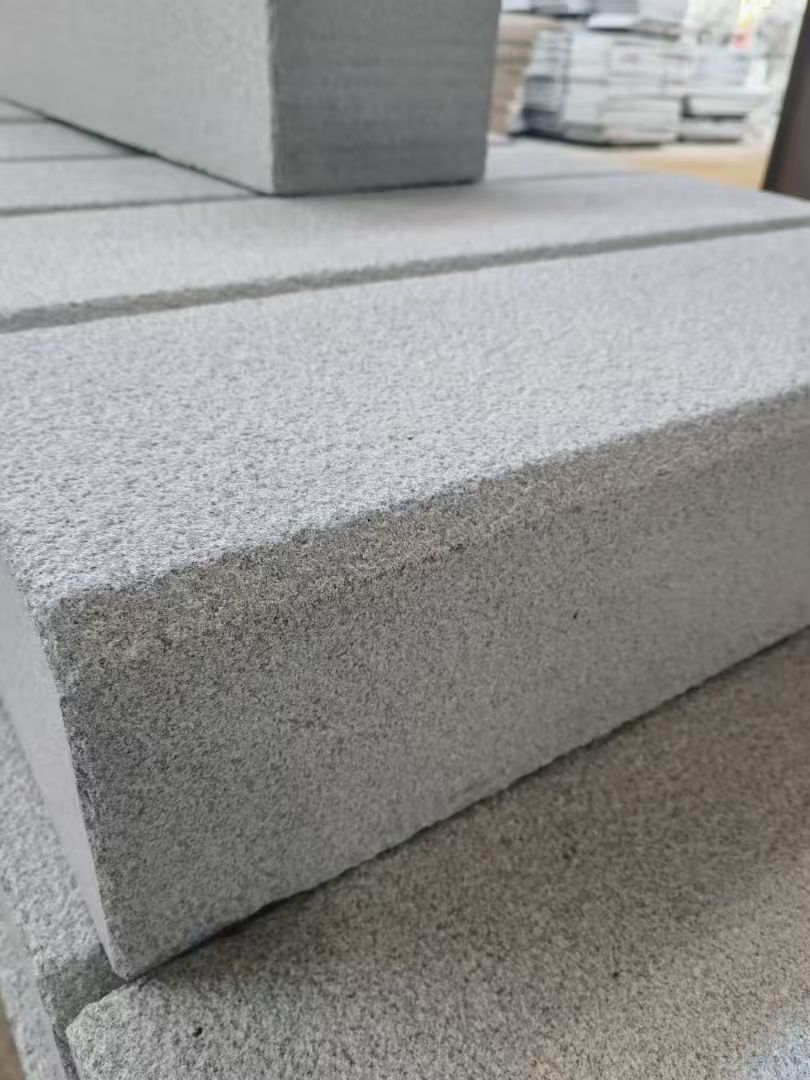 保山 芝麻灰荔枝面路沿石