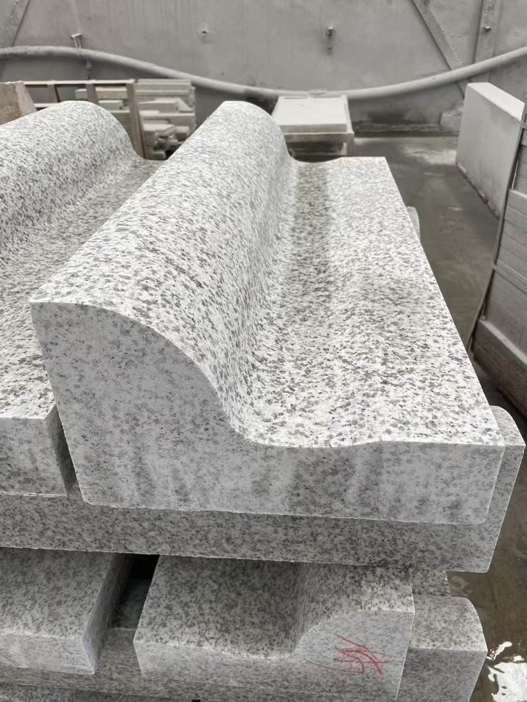 保山 白麻花岗岩S型路沿石，路侧石，马路牙子等