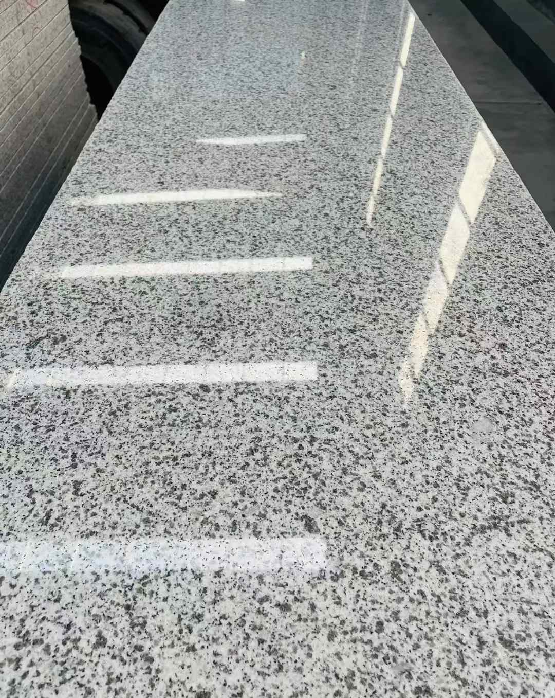 保山 白麻花岗岩光面毛板